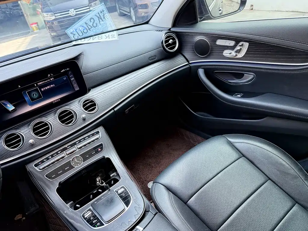 Mercedes-Benz E-Class 2019 — фото 15