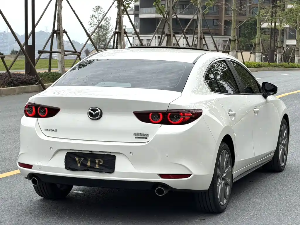 Mazda 3 Axela 2021 — фото 9