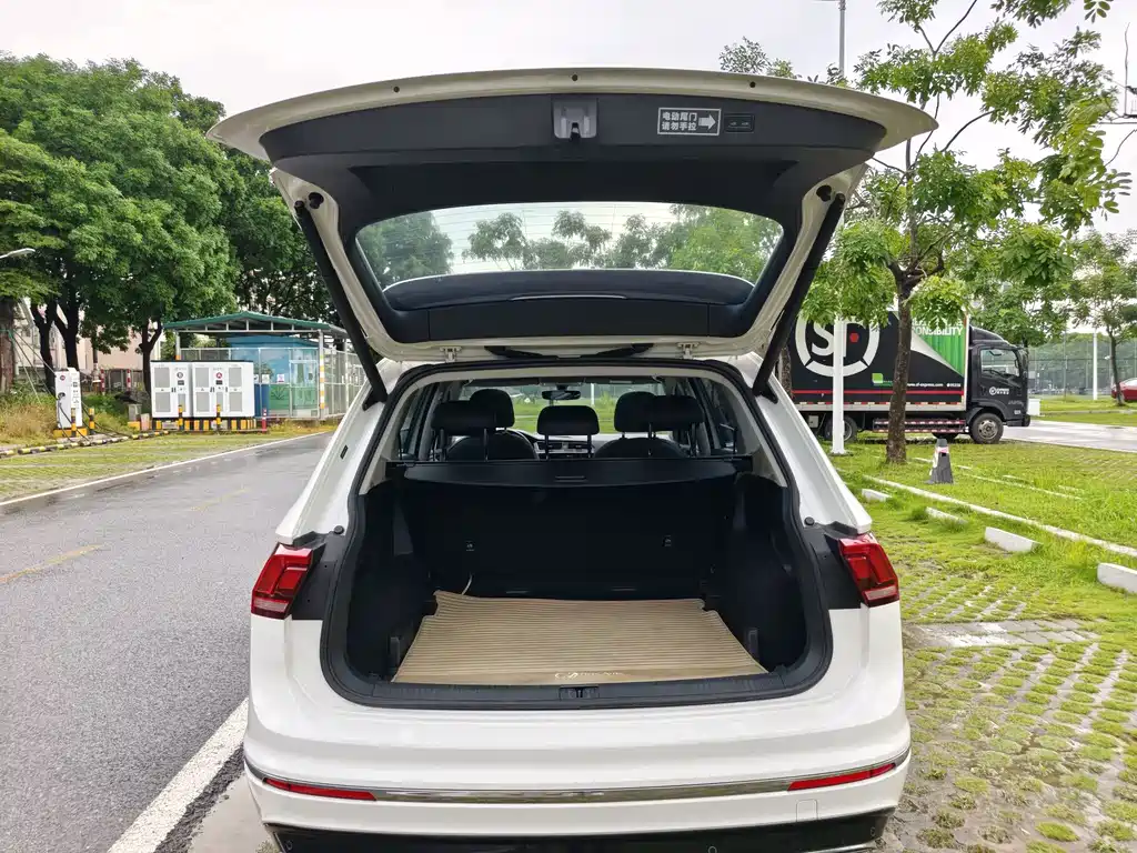Volkswagen Tiguan L 2021 — фото 19
