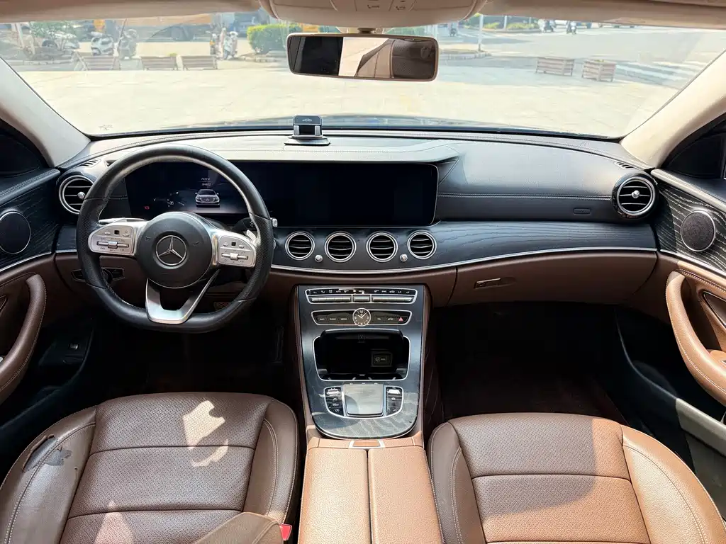 Mercedes-Benz E-Class 2019 — фото 13