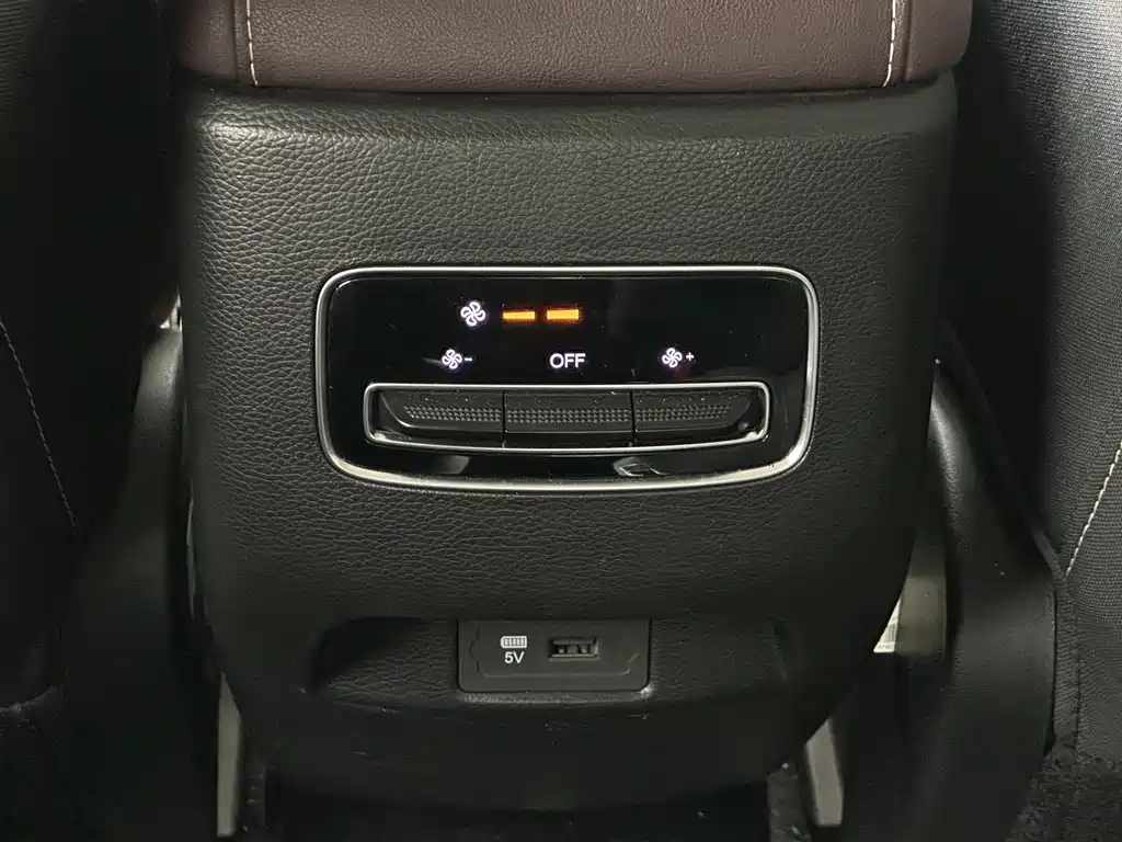 GAC Motor Trumpchi M6 2024 — фото 17