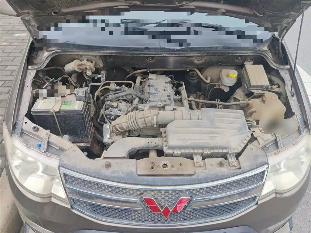 Wuling Hongguang 2015 — фото 11