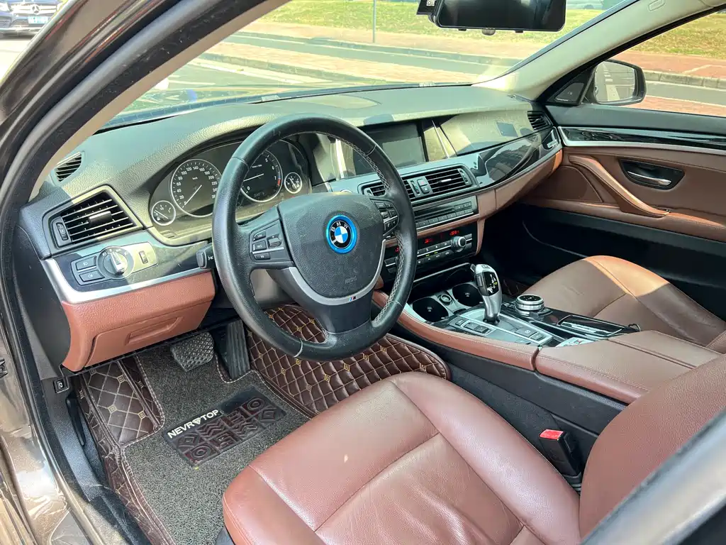 BMW 5 Series 2015 — фото 9