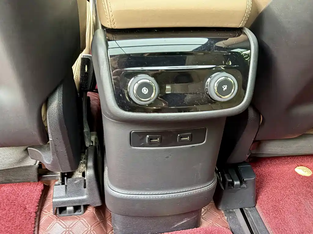 NIO ES8 2021