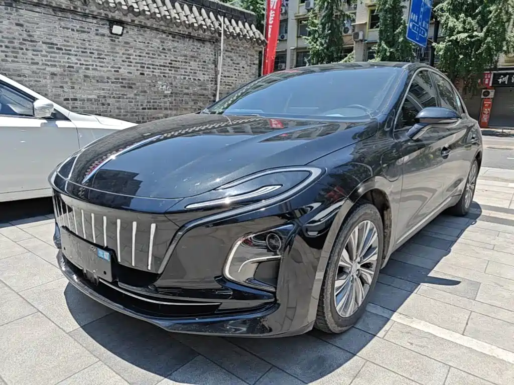 Hongqi E-QM5 2024