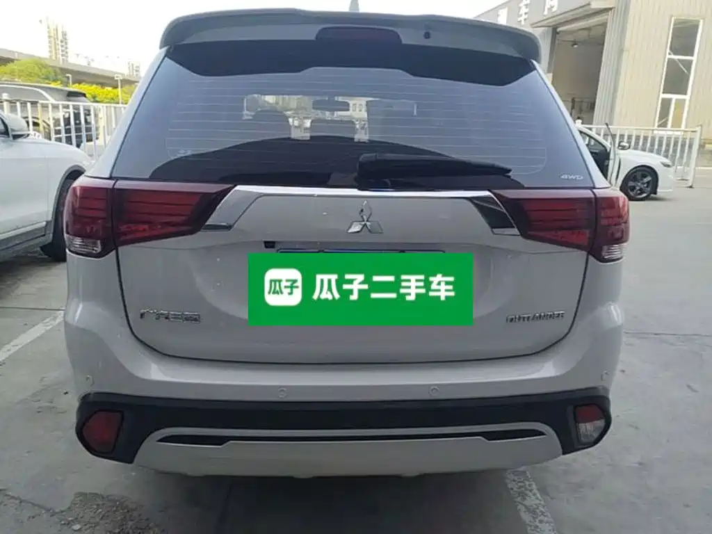 Mitsubishi Outlander 2020