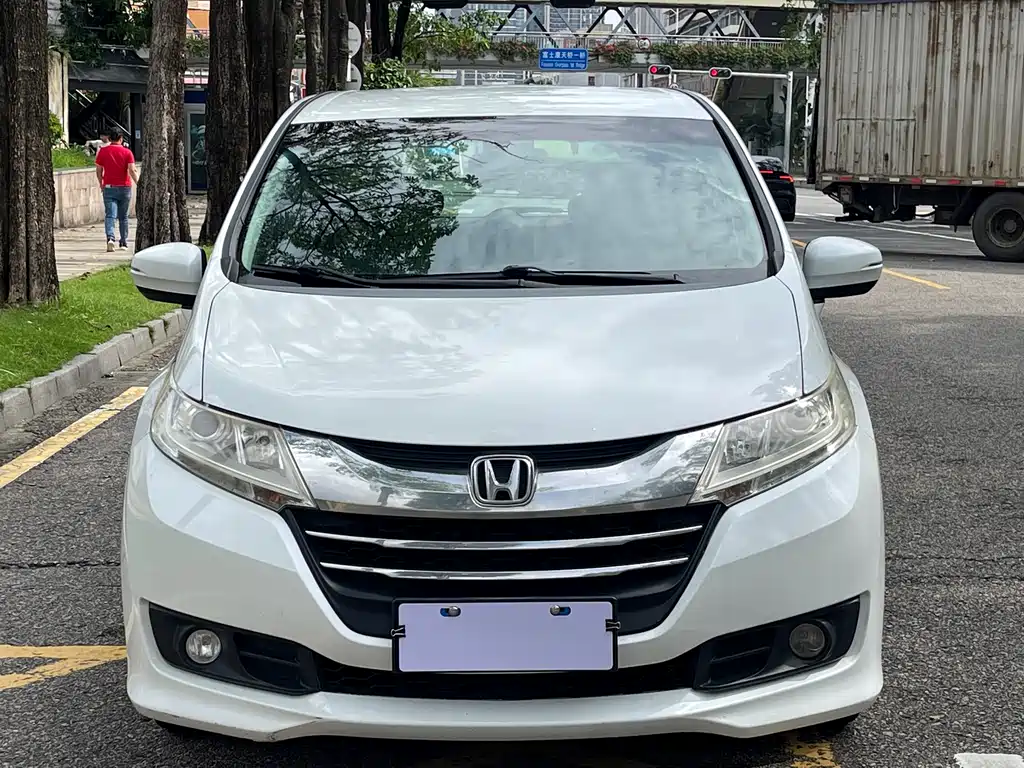 Honda Odyssey 2018 — фото 2