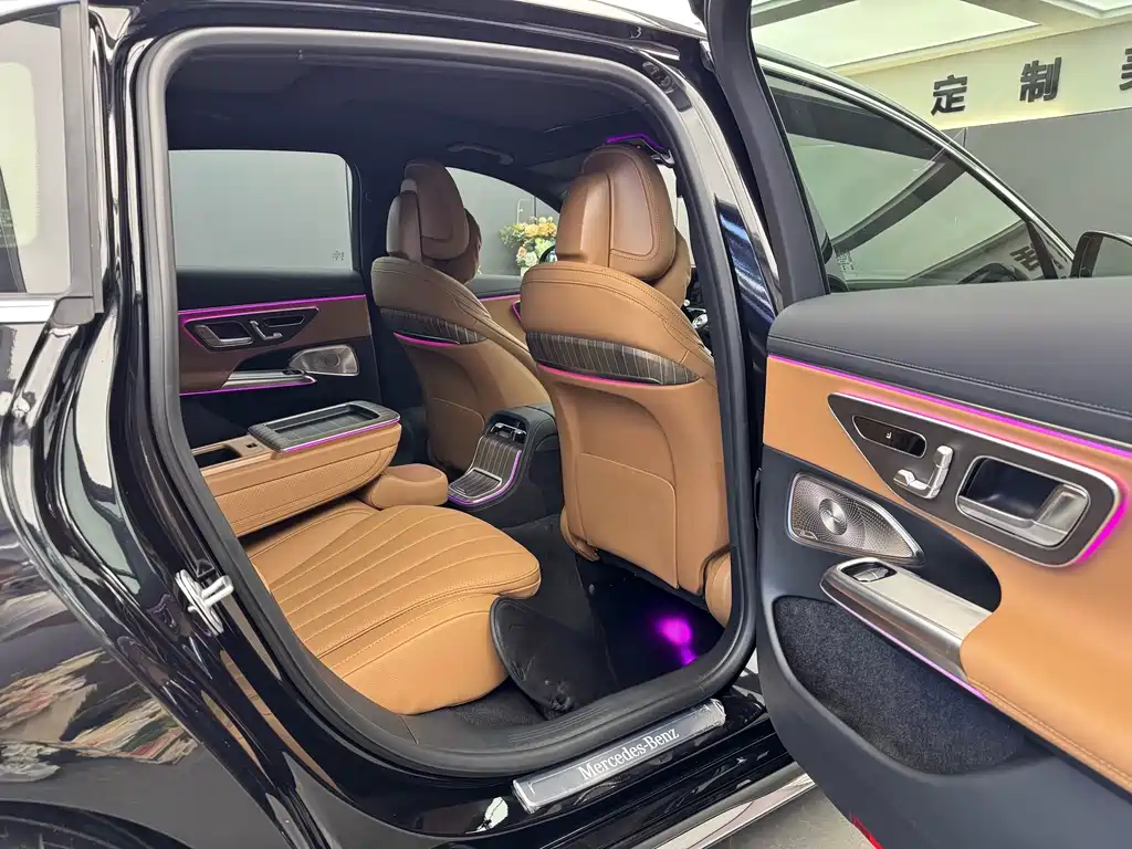 Mercedes-Benz E-Class 2025 — фото 10