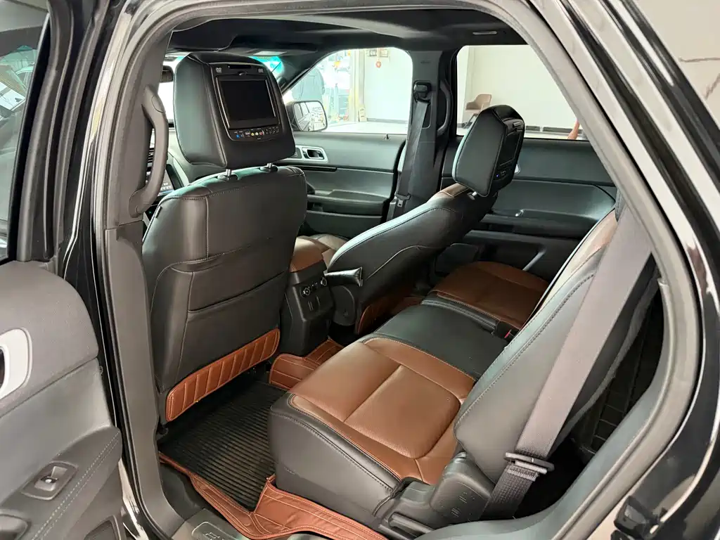 Ford Explorer 2015 — фото 7