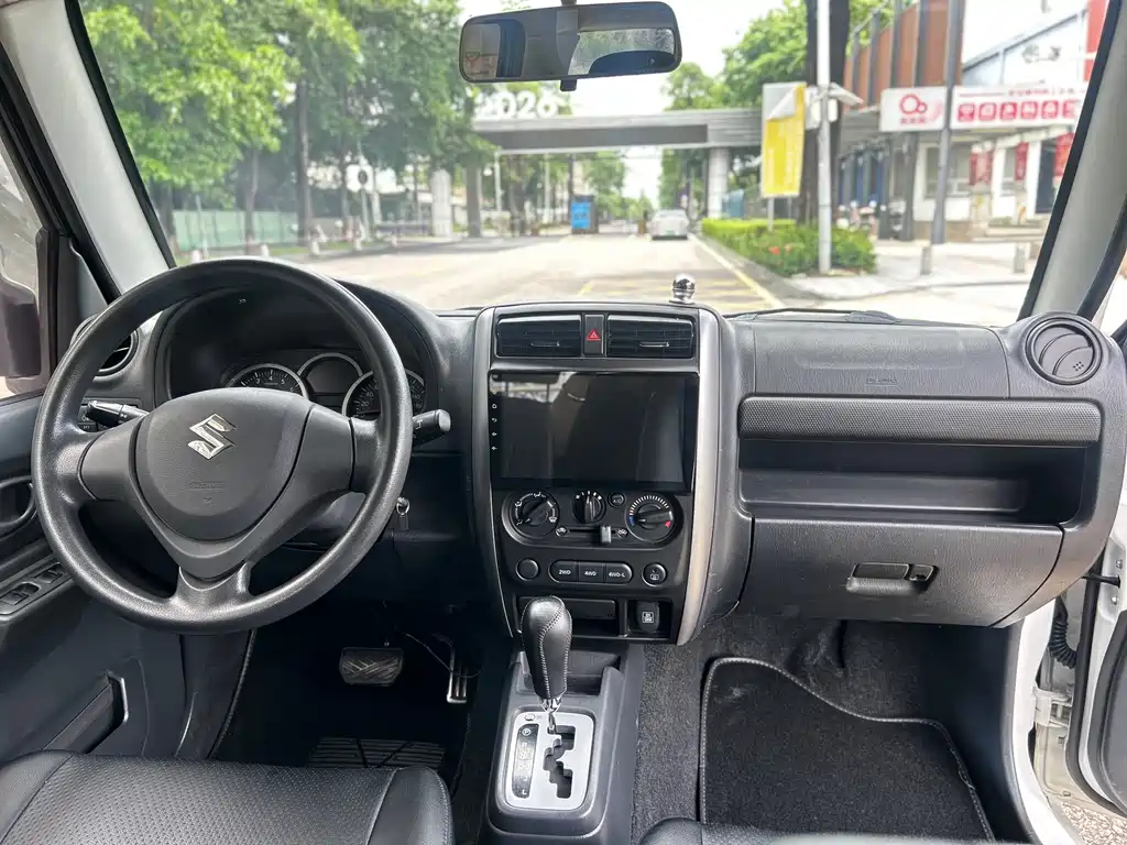 Suzuki Jimny 2016 — фото 12