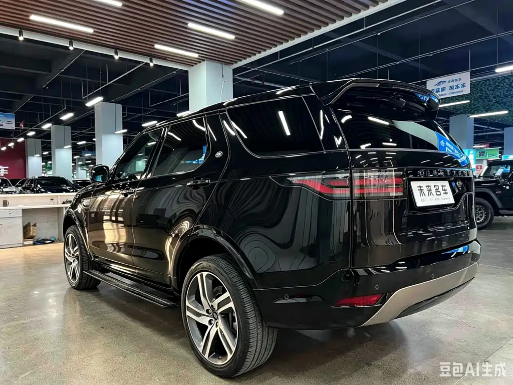 Land Rover Discovery 2023 — фото 12