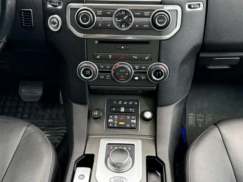 Land Rover Discovery 2014 — фото 12