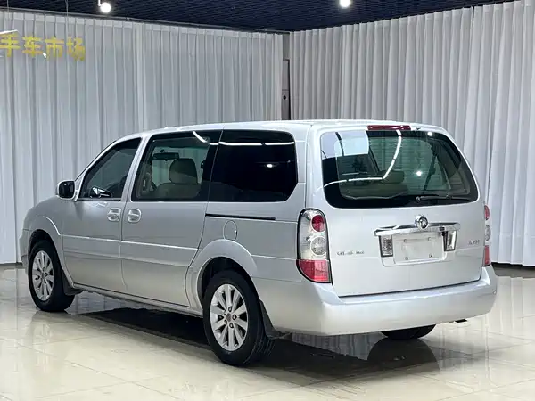 Buick GL8 2012