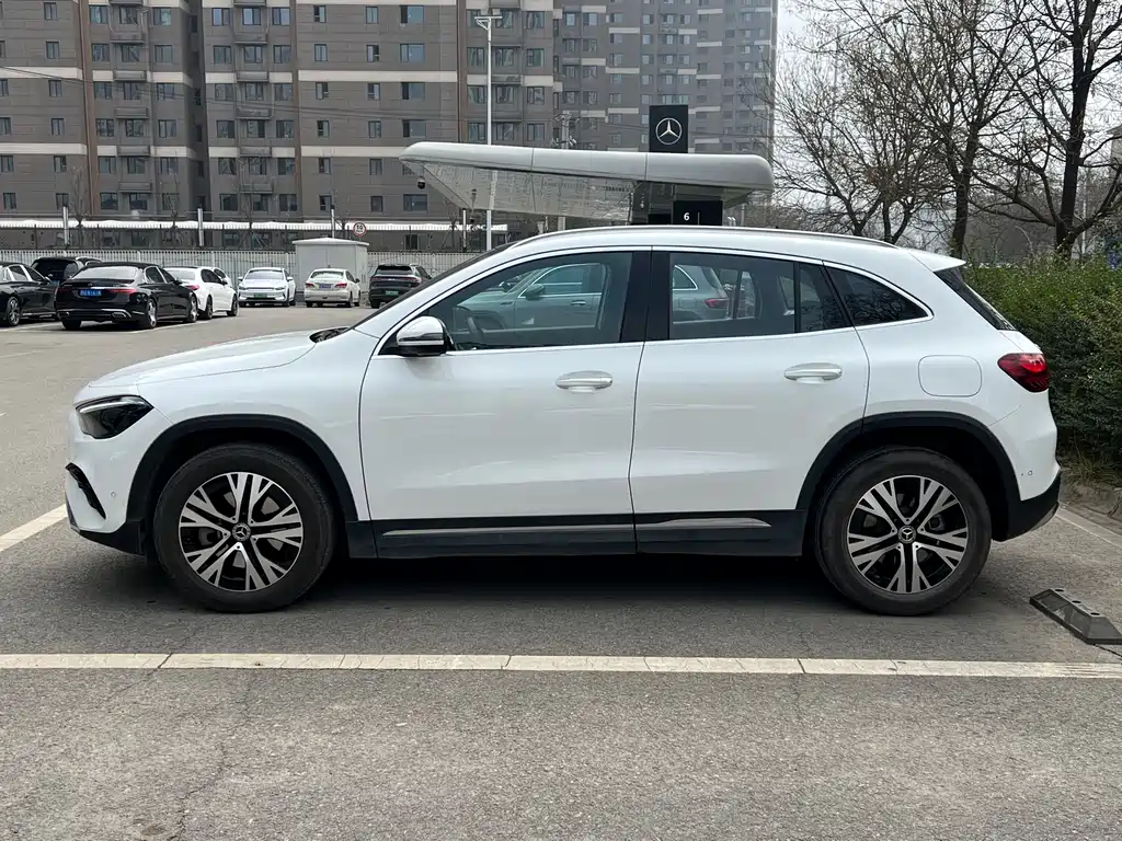 Mercedes-Benz GLA 2024 — фото 13