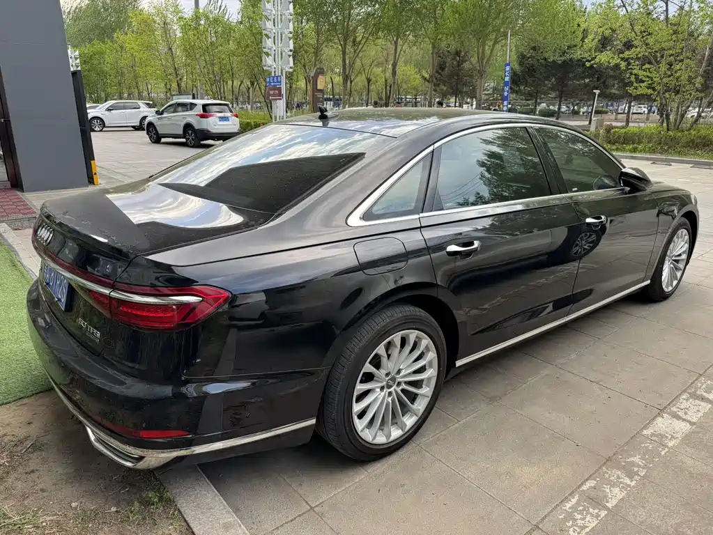 Audi A8 2020 — фото 10