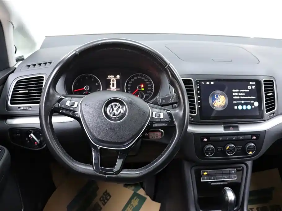 Volkswagen Sharan 2018 — фото 28
