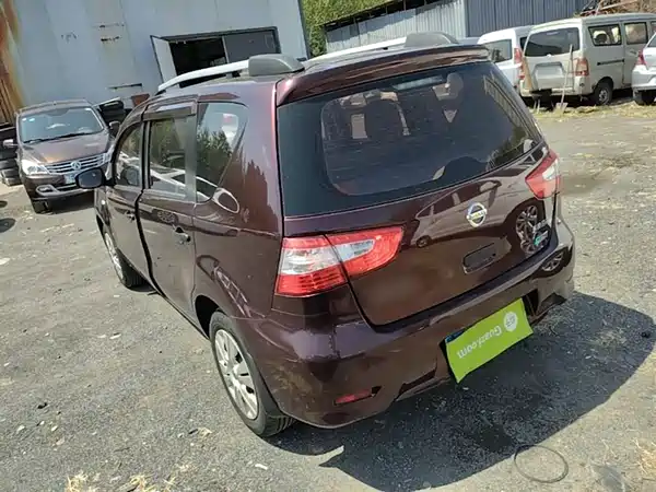 Nissan Livina 2015