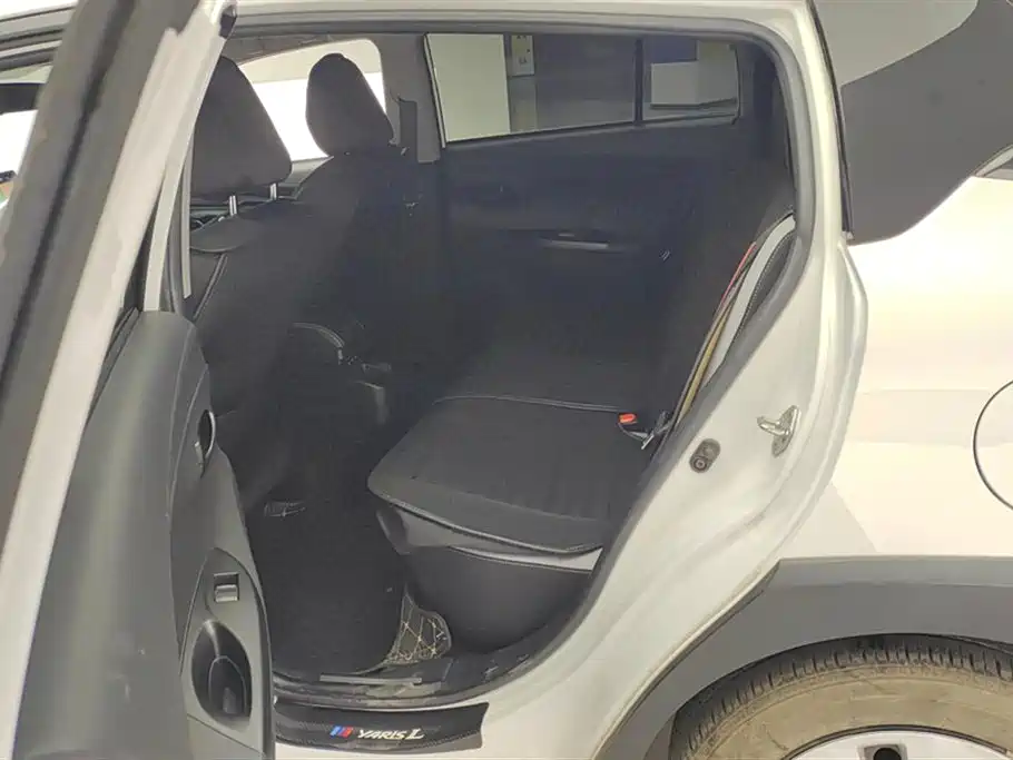 Toyota Yaris L 2021 — фото 11