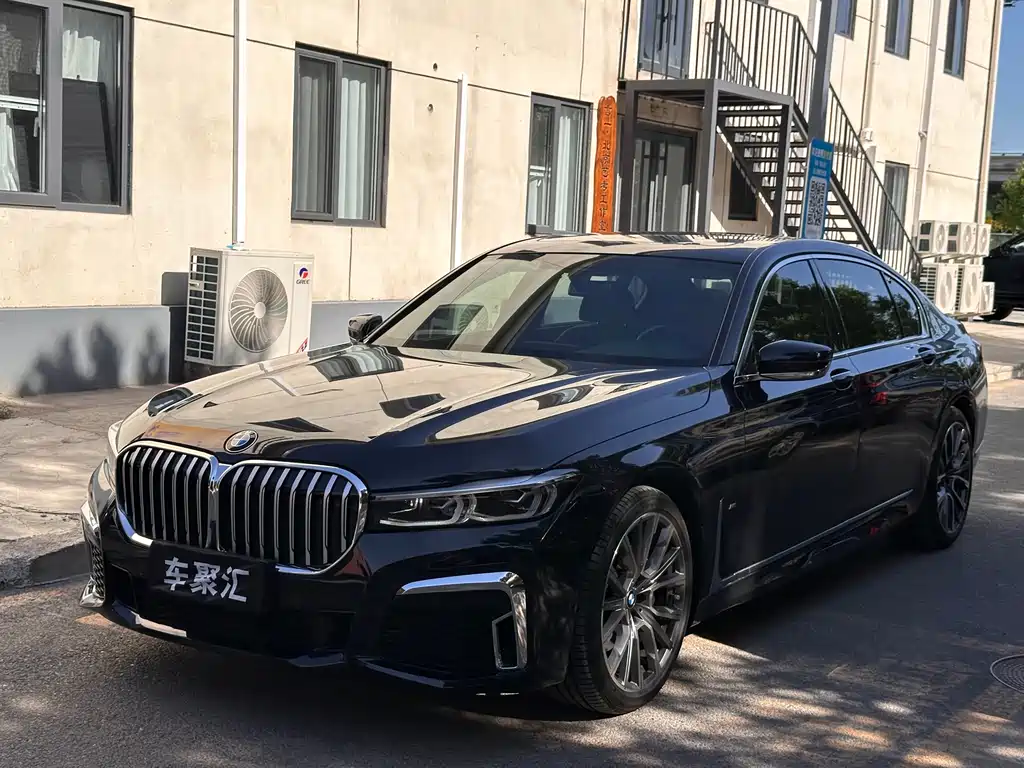 BMW 7 Series 2021 — фото 1