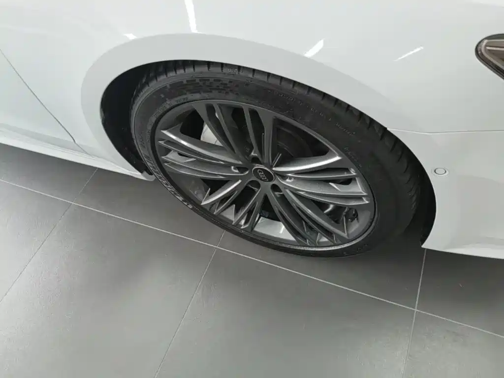 Audi A7 2022 — фото 14