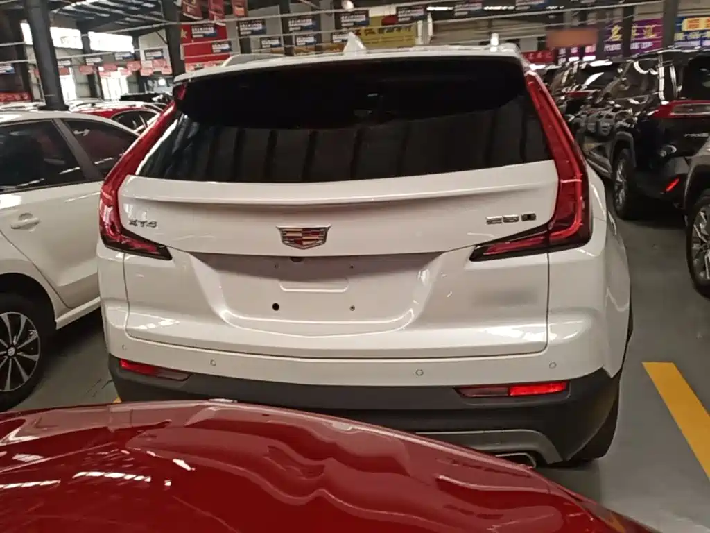 Cadillac XT4 2021 — фото 6