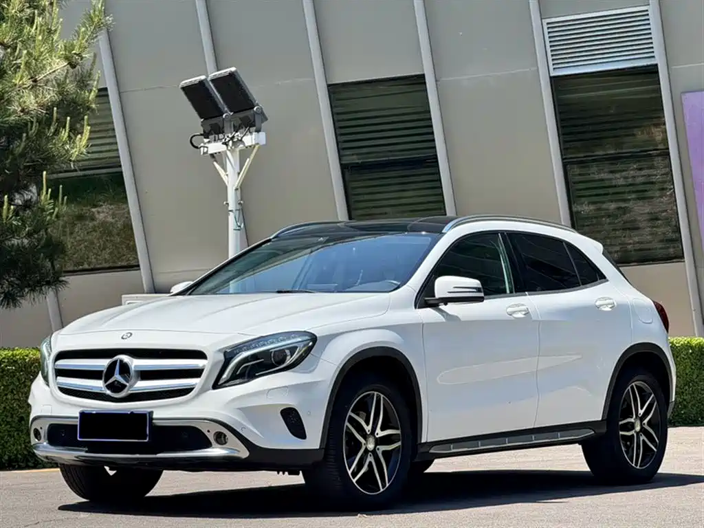 Mercedes-Benz GLA 2016 — фото 1