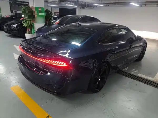 Audi A7L 2022