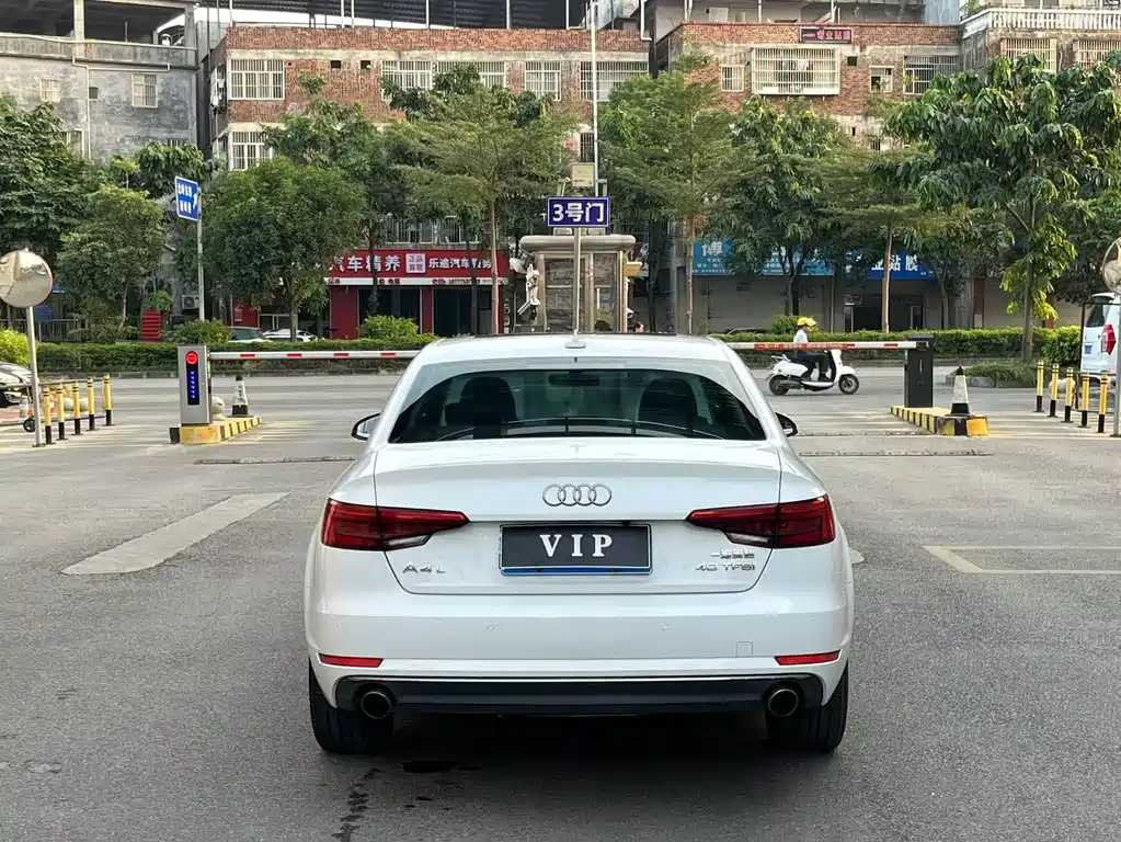 Audi A4L 2017