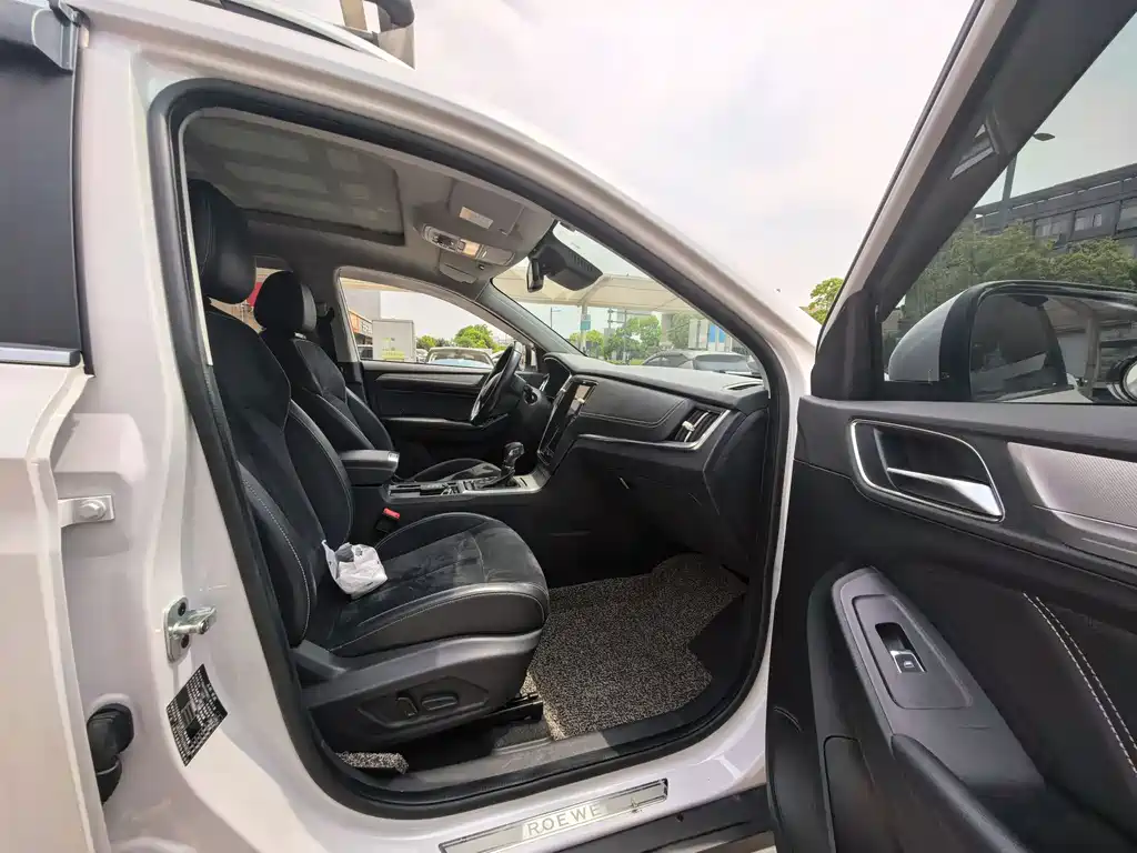 Roewe RX5 New Energy 2018 — фото 13