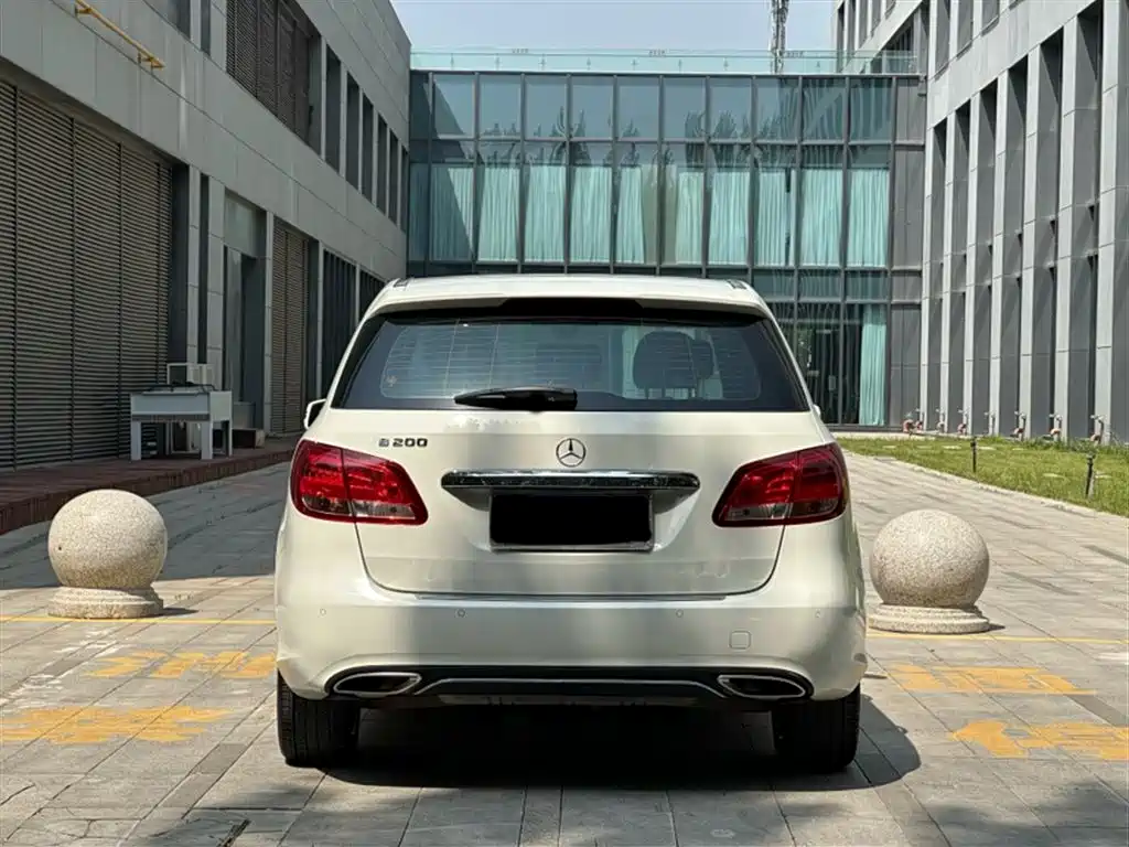 Mercedes-Benz B-Class 2017 — фото 9