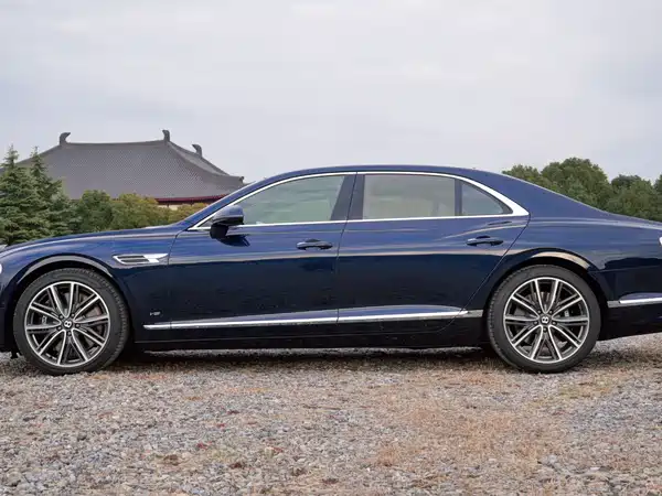 Bentley Flying Spur 2022