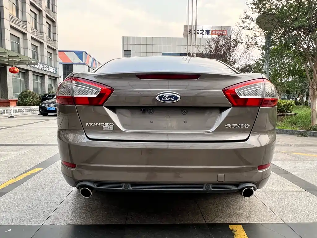 Ford Mondeo 2016 — фото 11