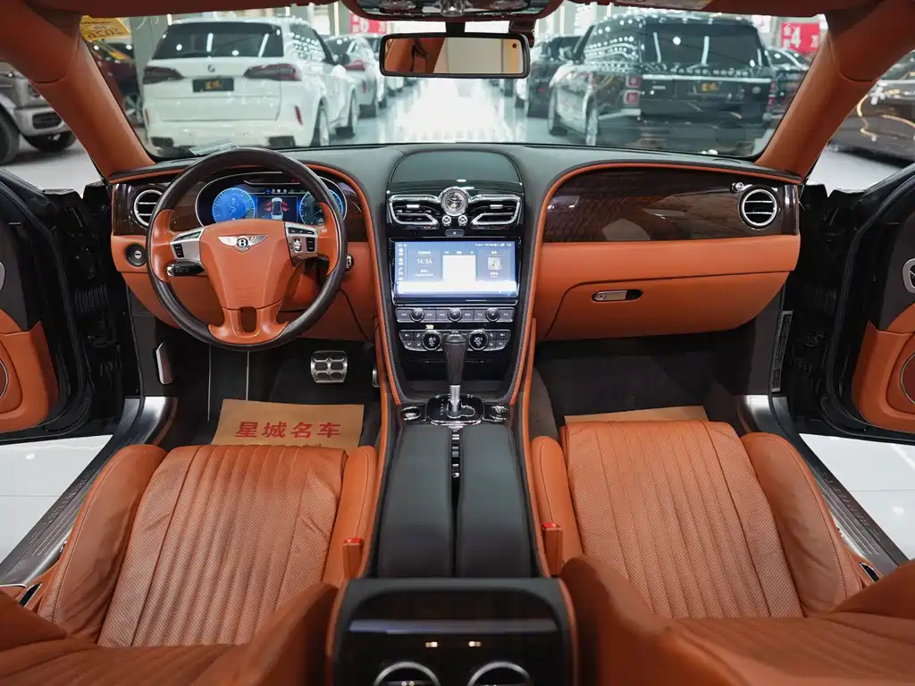 Bentley Flying Spur 2018 — фото 14