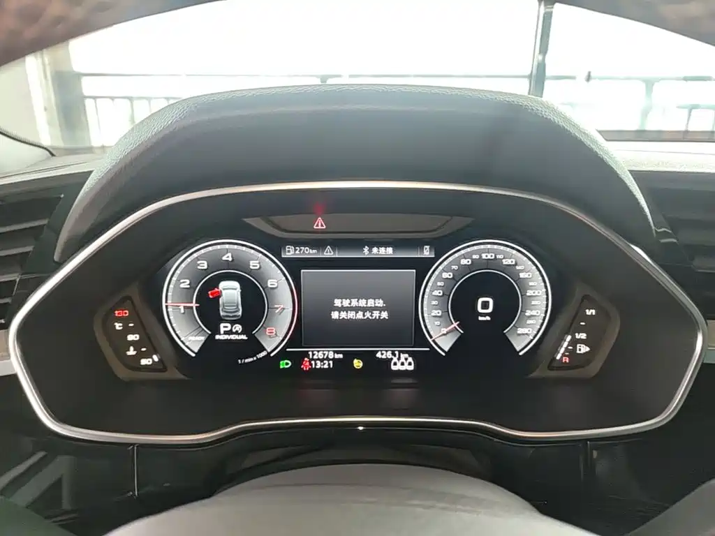 Audi Q3 Sportback 2025 — фото 12