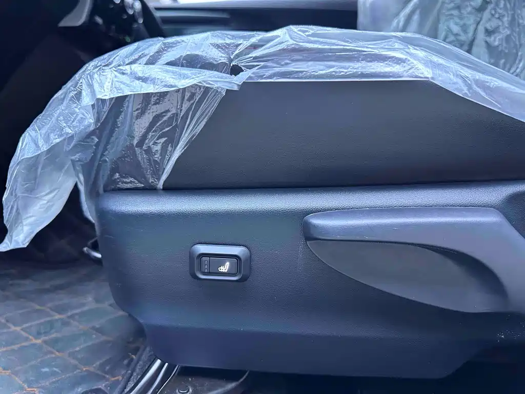 Toyota Yaris L 2022 — фото 16