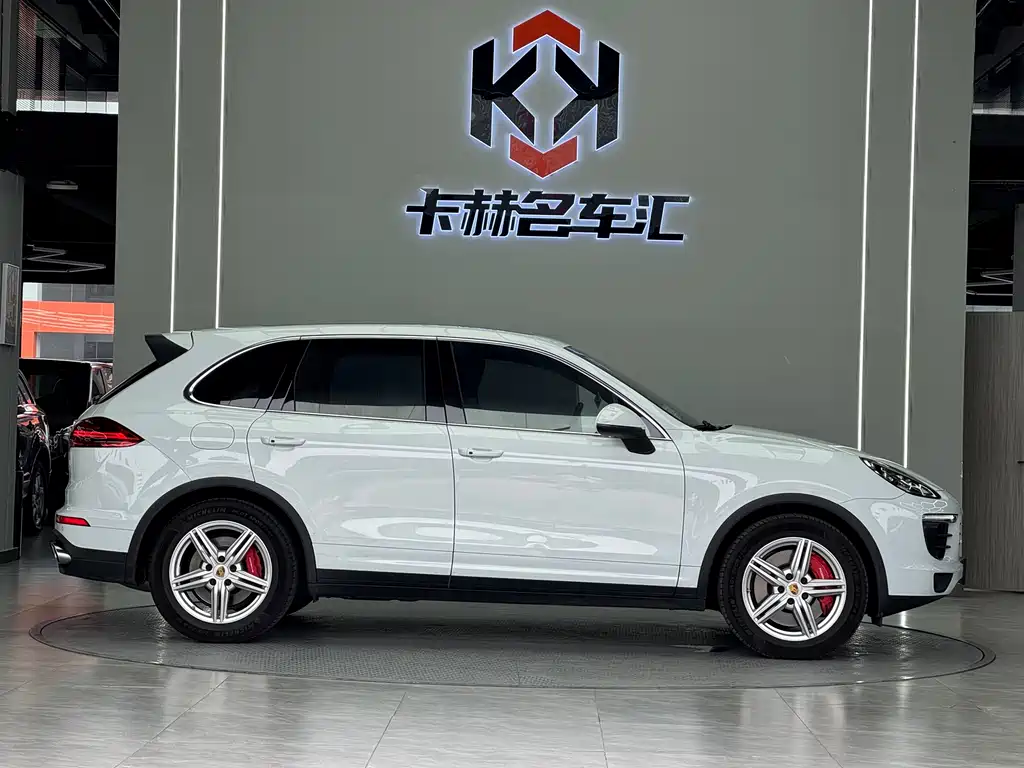 Porsche Cayenne 2015 — фото 8