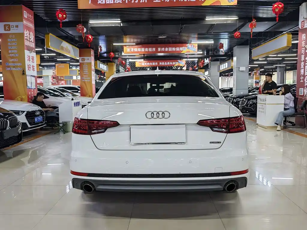 Audi A4L 2019 — фото 16