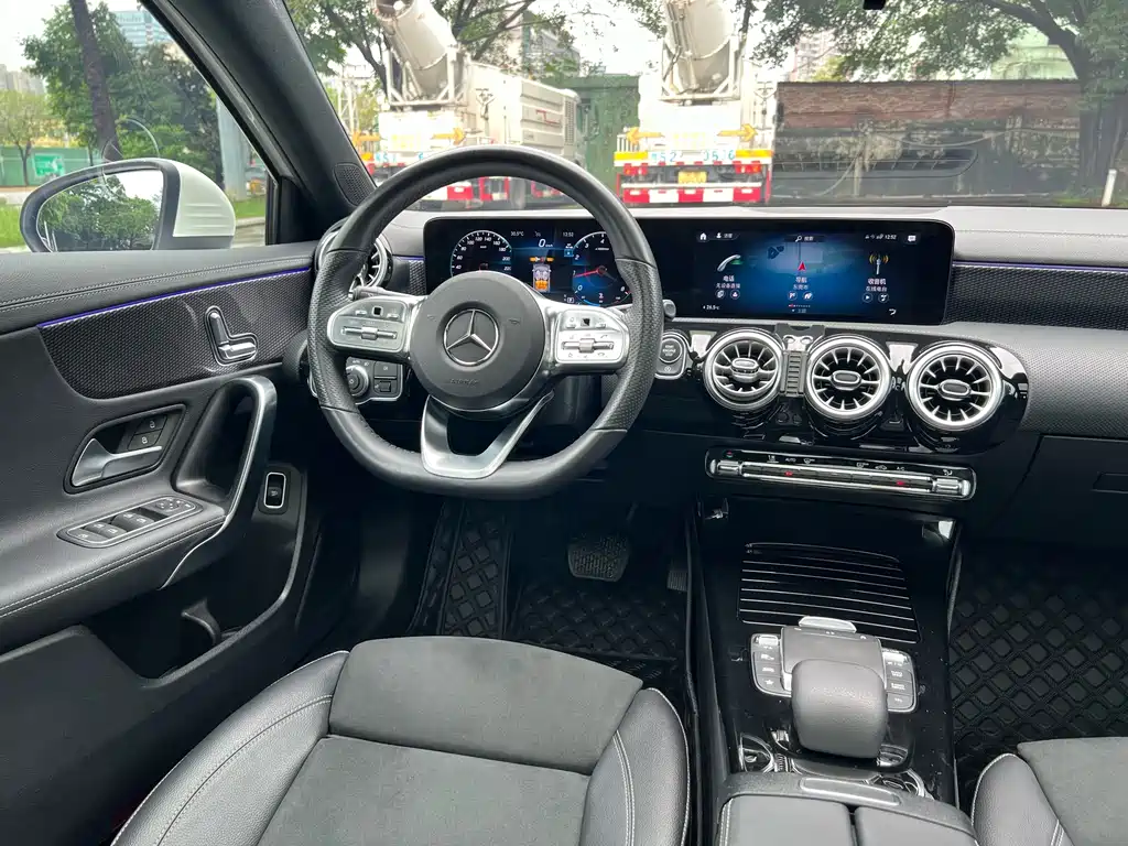 Mercedes-Benz A-Class 2023 — фото 37