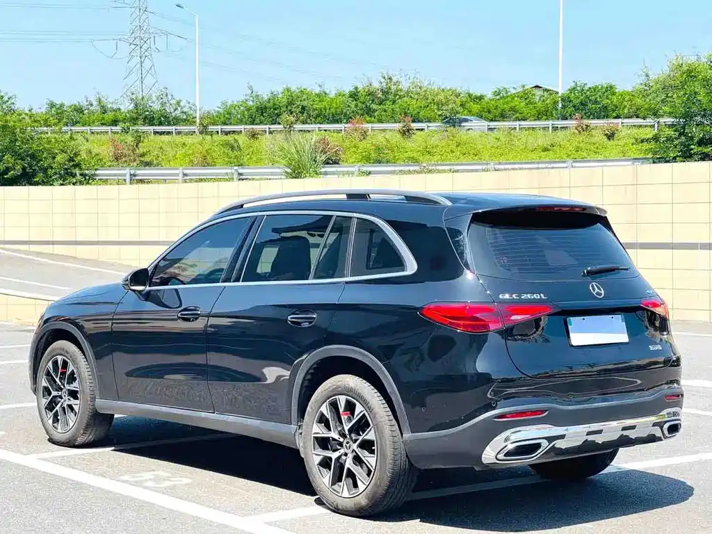 Mercedes-Benz GLC 2025