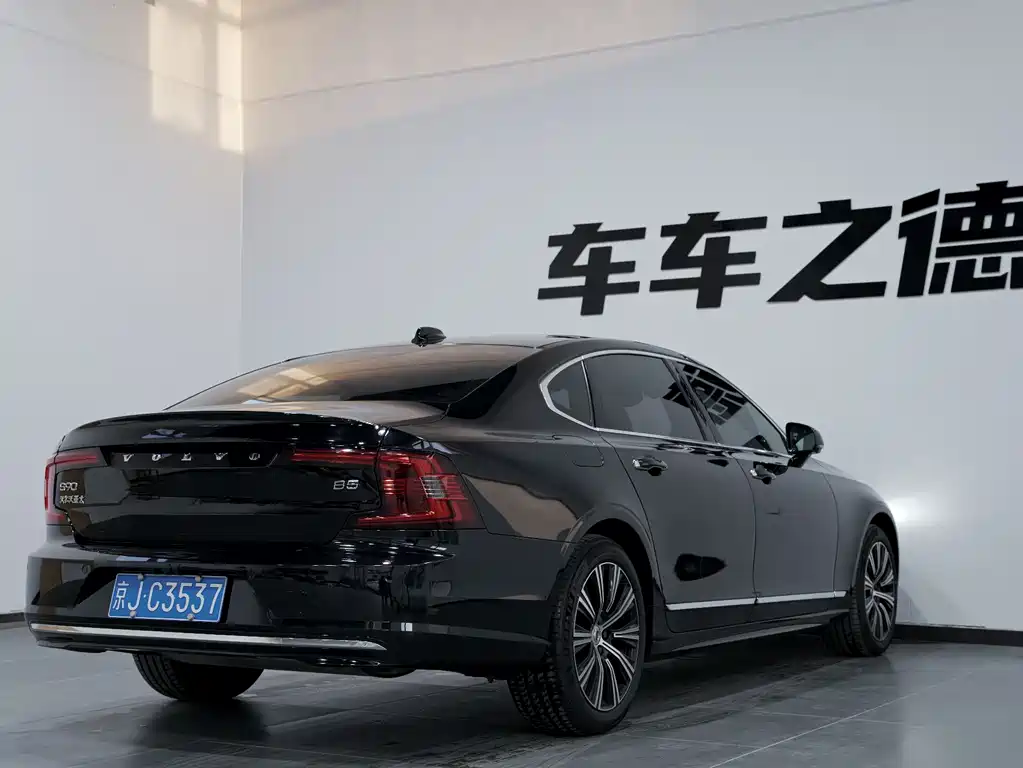 Volvo S90 2021 — фото 19