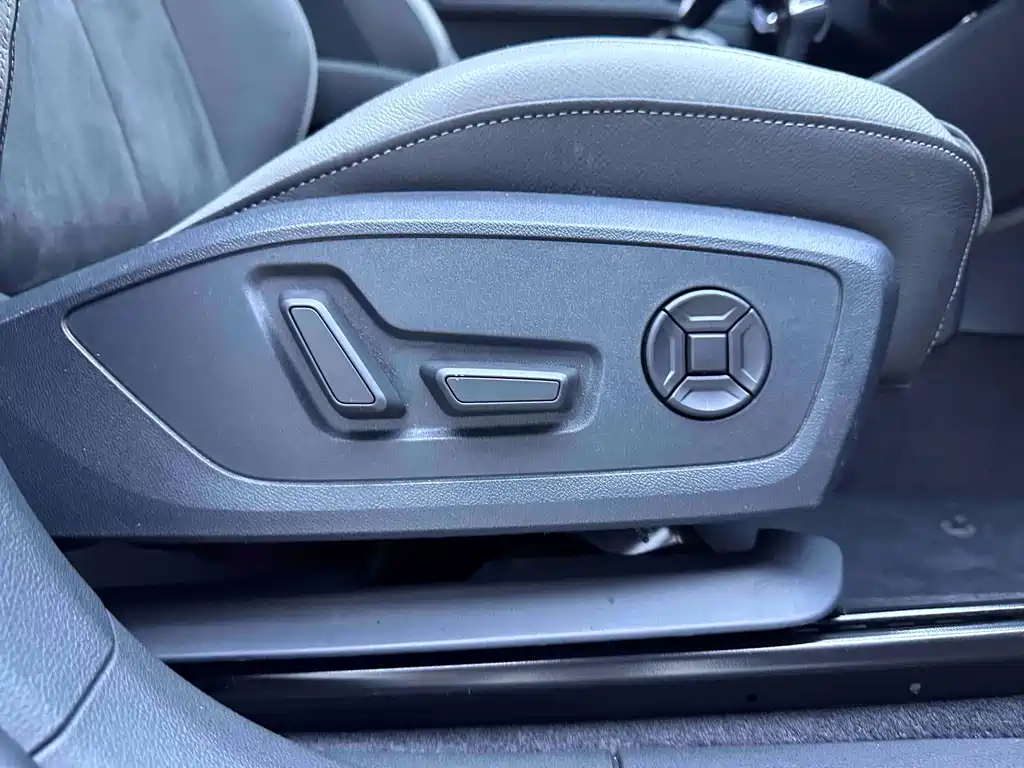 Audi Q3 2022 — фото 18