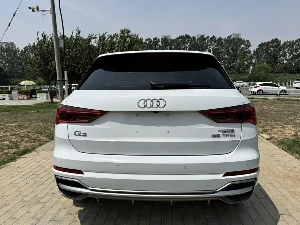 Audi Q3 2023 — фото 4
