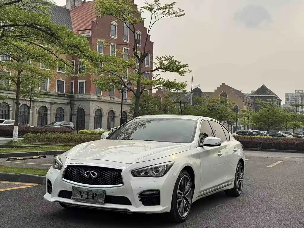 Infiniti Q50L 2015 — фото 1