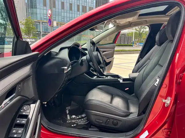 Mazda 3 Axela 2022