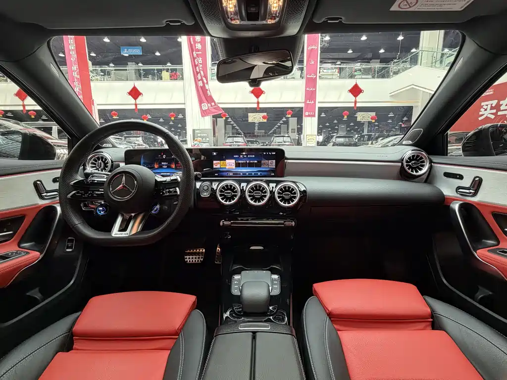 Mercedes-Benz A-Class AMG 2024 — фото 10