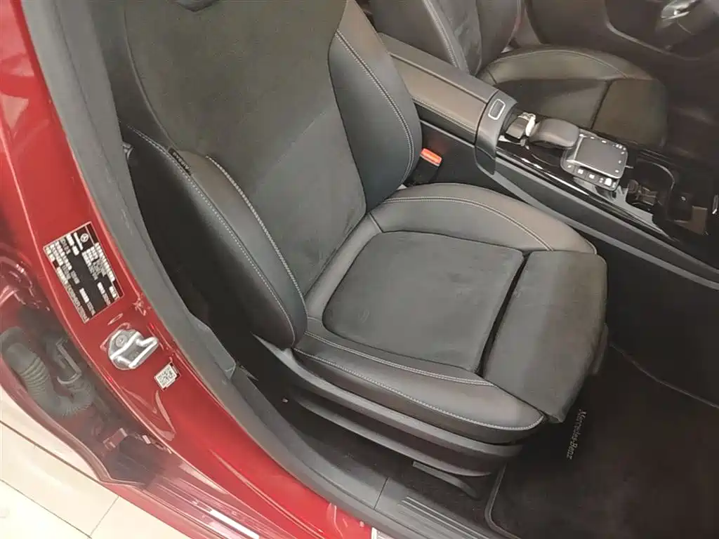 Mercedes-Benz A-Class 2023 — фото 25
