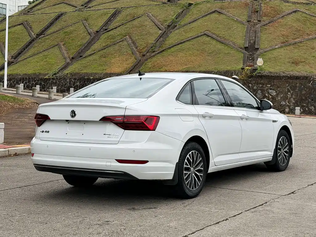 Volkswagen Sagitar 2021