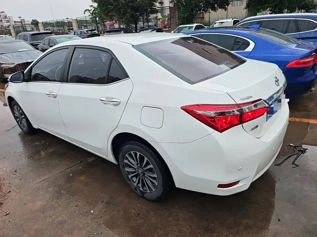 Toyota Corolla 2017 — фото 23