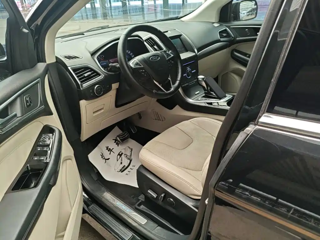 Ford Edge 2016 — фото 15