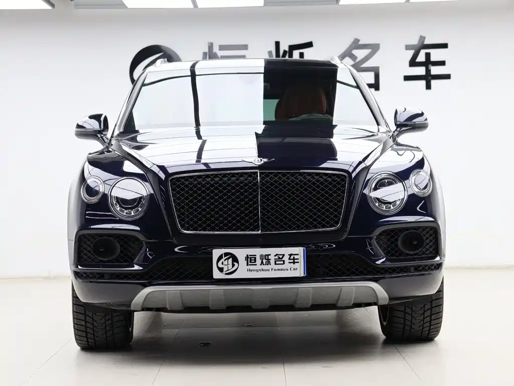 Bentley Bentayga 2019 — фото 32